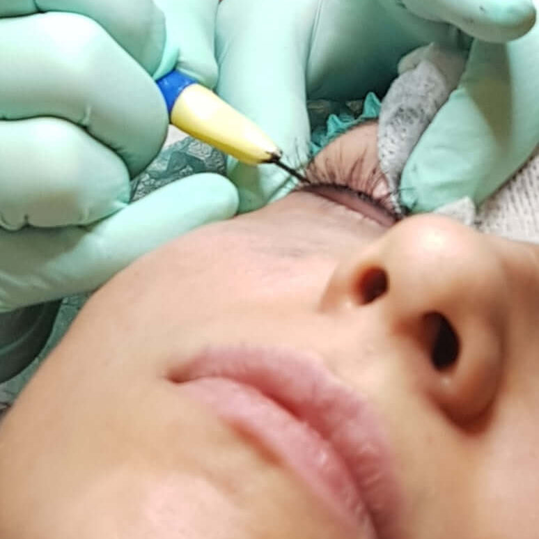 EYELINERBASE.jpg